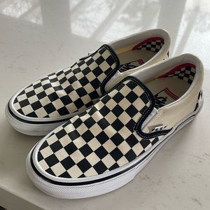 Vans black and white checkered. Men’s size 6
